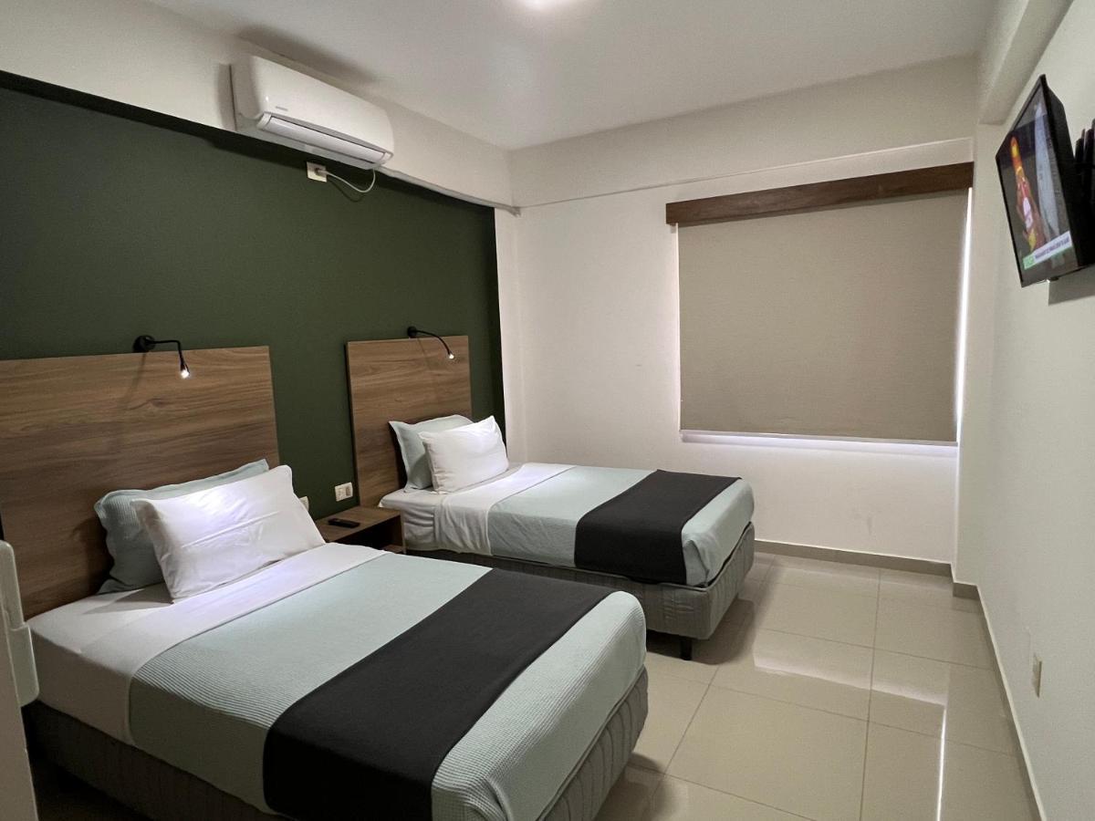Pacifico Apart Hotel Санта Крус де ла Сиера Екстериор снимка